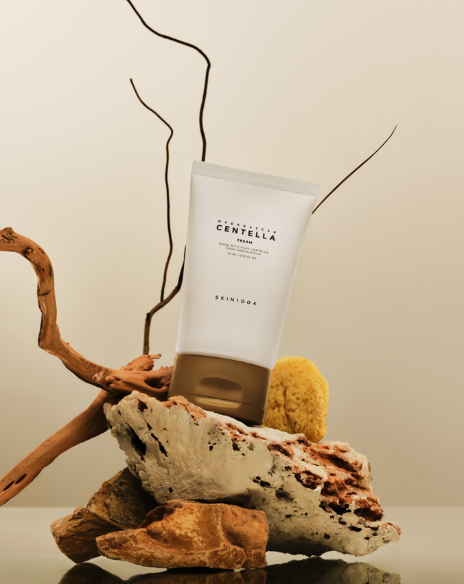 YABUKO SKIN1004 Centella mitrinošs krēms jutīgai ādai, 75ml, uz ādas uzklāts mitrinošs krēms ar centruella ekstraktu.
