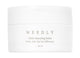 Sejas maigs attīrošais balzams YABUKO Needly Mild Cleansing Balm 120ml, uzklāts uz sejas ādas.
