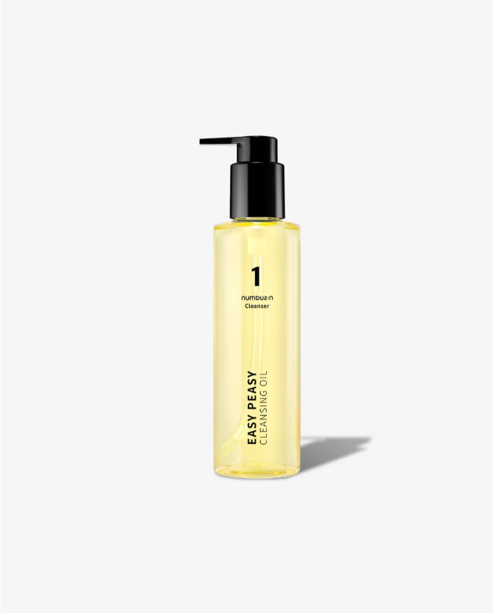 YABUKO Numbuzin Maiga Attīroša Sejas Eļļa No.1 Easy Peasy Cleansing Oil, pudelē ar eļļas tekstūru, uz sejas.