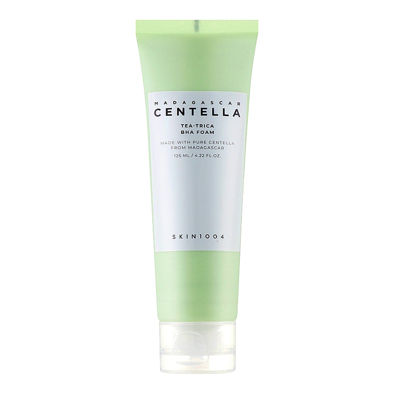 Sejas tīrīšanas putas SKIN1004 Madagascar Centella Tea-Tree BHA no YABUKO, 125ml, ar dabīgām sastāvdaļām un putojošu tekstūru.