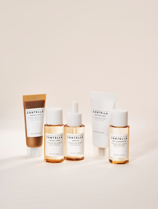 YABUKO SKIN1004 Madagascar Centella ceļojumu komplekts sejas kopšanai, iekļauj dažādus produktus ceļošanai.