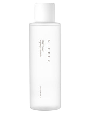 YABUKO Needly Daily Toner sejas toniks ar 250ml pudeli, piemērots ikdienas ādas kopšanai, ar vieglu un atsvaidzinošu tekstūru.